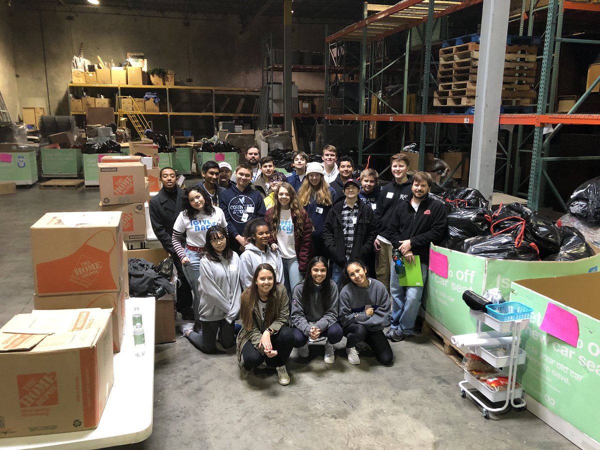 AmeeraC_NTHC's tweet photo. We gathered over 30 bags of shoes for @Soles4Souls! So grateful that we got to help out so many families all over the world!! #NewTechGivesBack #nthcempower https://t.co/keWCnay58U