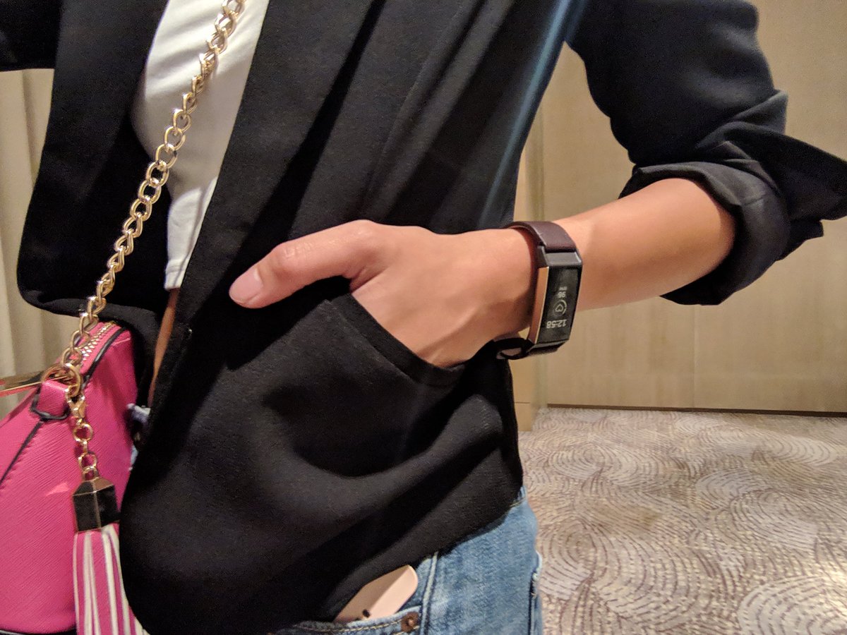 isadoes_'s tweet photo. For those who want a less sporty look, there are also leather strap options ๐ #fitbitcharge3 #fitbitph #fitbit https://t.co/w8gFnyoMpr