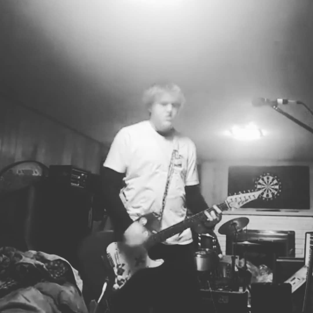 CondomOfficial's tweet image. Watch the live show: m.facebook.com/story.php?stor…