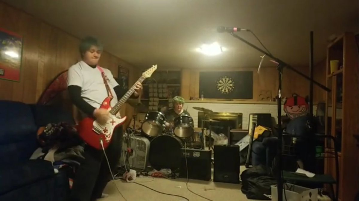 CondomOfficial's tweet image. Watch the live show: m.facebook.com/story.php?stor…