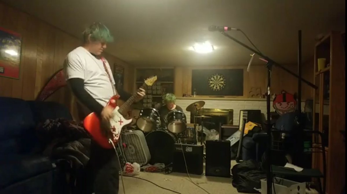 CondomOfficial's tweet image. Watch the live show: m.facebook.com/story.php?stor…