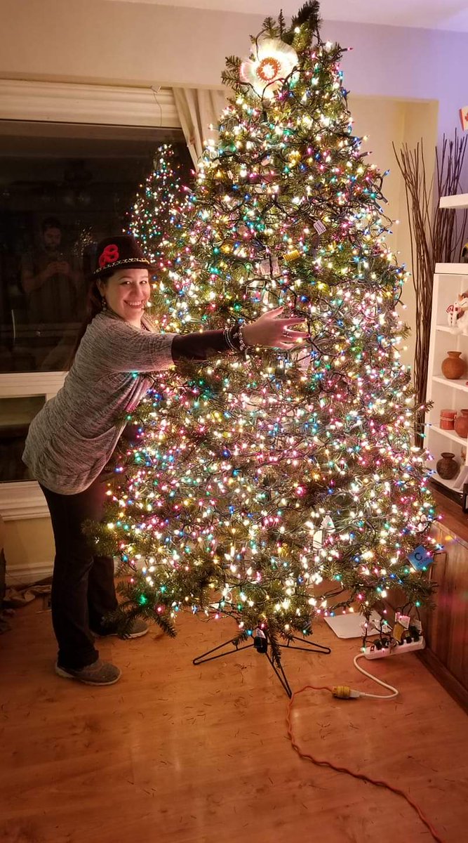 SweetSteph25's tweet photo. @jeffhutcheson 
Hey Remember me!? The lady with 2500 lights that you aired Ont CTVAMCanada!? My good friend Greg and I still going strong and put up 4200 lights this year!! :-D :-D So excited!! Merry Christmas!! 🎄🎄🎆🎆🎇🎇🎁🎁🎀🎀⛄⛄⛄❄️❄️🎀🎀🎁🎁🎆🎆🎇🎇🎄🎄 https://t.co/N702nsebXo