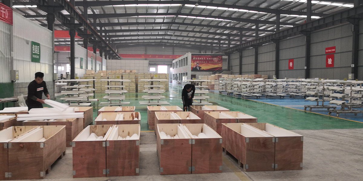 JohnnyFan18's tweet image. The 2019 Moscow international Fireplace exhibition, Tianjin Sky Stone Fireplace Co., Ltd. Booth#：k18-3