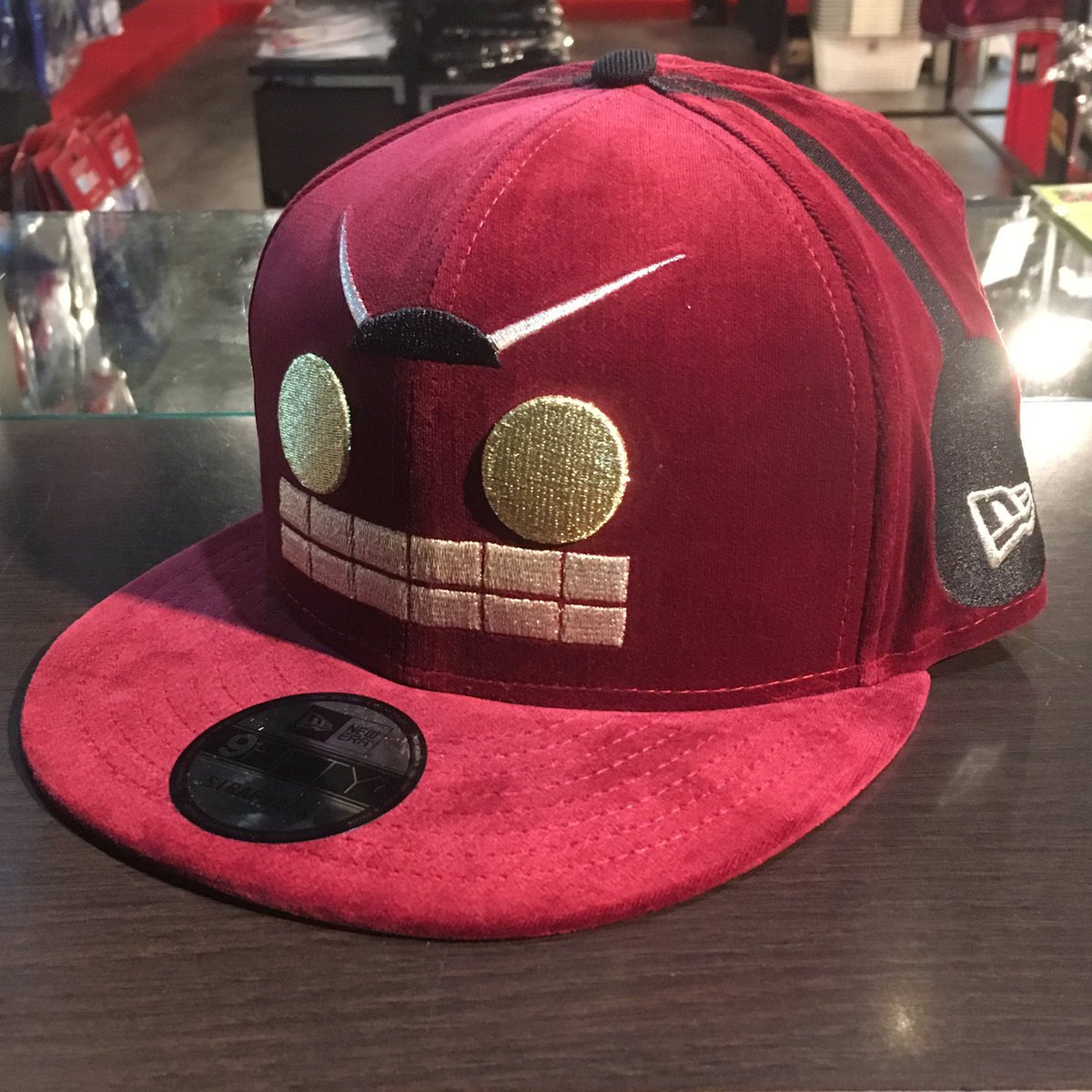 超人墓場 こんにちは 超人墓場です Newera 9fifty ベルベット ステカセネプチューンマン キャップ が新入荷致しました この時期にオススメなベルベット地に人気のステカセモチーフcap さらに つばの裏にはステカセネプチューンマンが