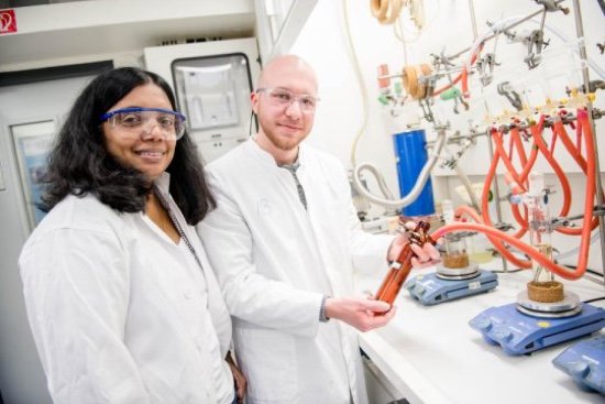 Argent_Minerals's tweet photo. Scientists develop new ultra-thin transparent silver films for solar cells https://t.co/CDlO70x58c via @ScienceDaily #silver #metals #preciousmetals #mining #silvermining #silverprice #commodities #resources #science #solarpower #technology https://t.co/Mp2WwOUwKj
