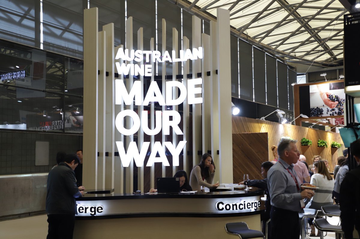 auswineinfo's tweet photo. Glad to intend the ProWine China 2018 in Shanghai, there are lots of wines to drink, and many winery's owners come and explore their business.
#AWI #Prowine #Shang #Australia #Wine https://t.co/smIF87h1yV