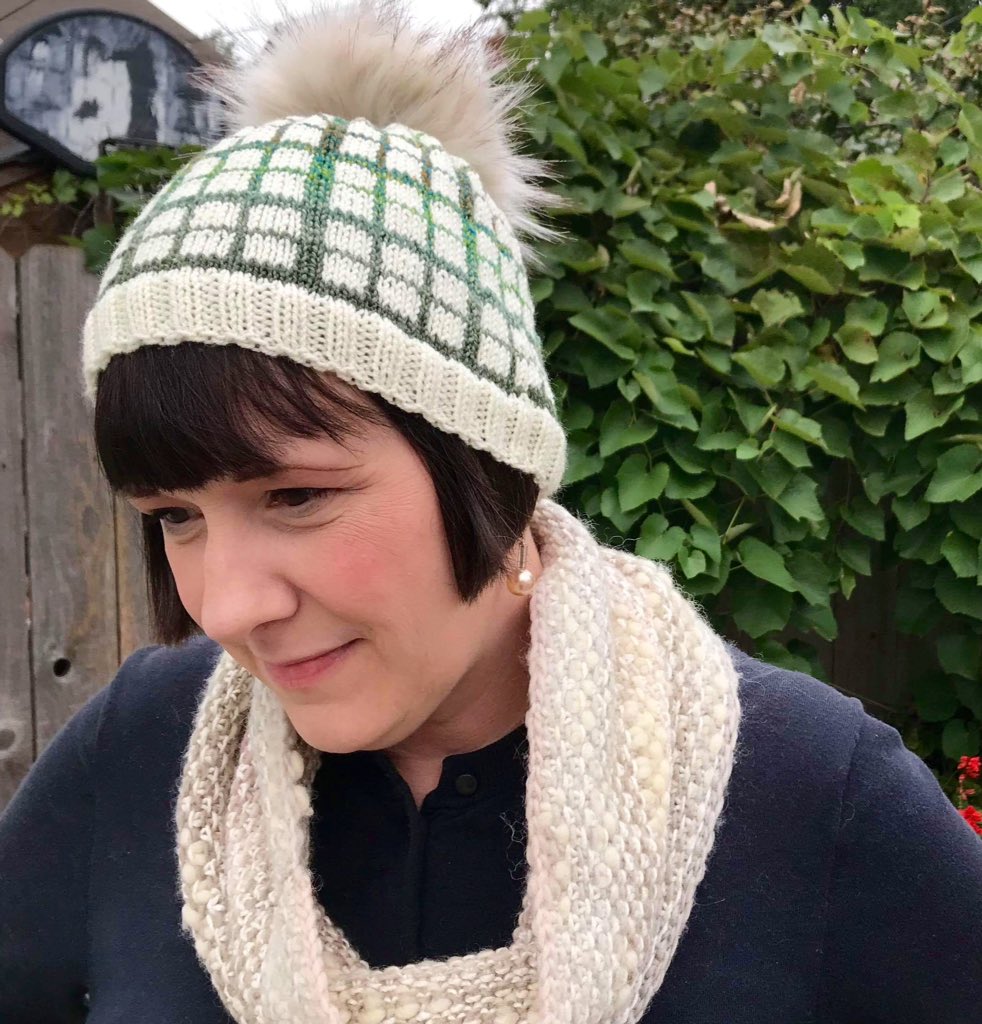 mpranica's tweet photo. https://t.co/zZtss2zdln The perfect, quick knit for holiday gift-giving. https://t.co/cL3B7sX2lk