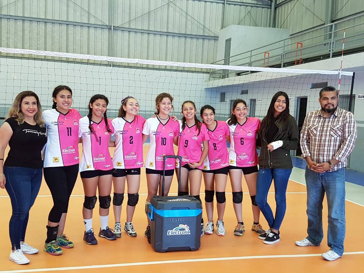 MktRoute's tweet photo. Otro triunfo mas del equipo #ElectrasVB en la liga de Ocotlan, muchas felicidades y muchas gracias a los patrocinadores que apoyan a este gran equipo.
@Electrolit @DelaRosaDLR @SMG_GALAN @voleibolFMVB #volleyball #campeonas #Guerreras https://t.co/czKdWGVblv