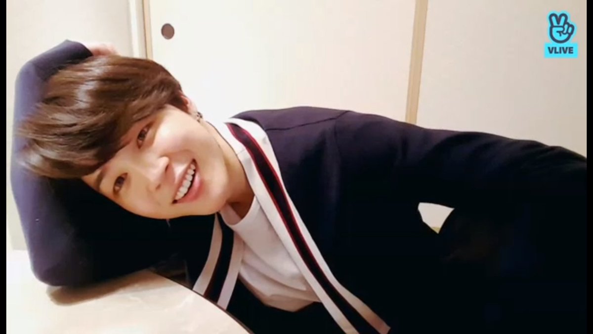 Vmin_1310's tweet photo. ก็ตามนี้เลยยยย ทุกครั้งจริงๆ 😊😊 #จีมิน #JIMIN #BTS @BTS_twt https://t.co/Xzfz4q629E