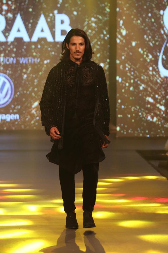 IBFWGoa's tweet photo. All things shiny and stunning! ✨ Here are a few more designs from the Extravagant Destination Wedding Collection by #Mehraab Design Colleective, that were showcased at the Day 1 of #IBFWGOA 

Show driven by @volkswagenindia https://t.co/KIrOIRzw9E