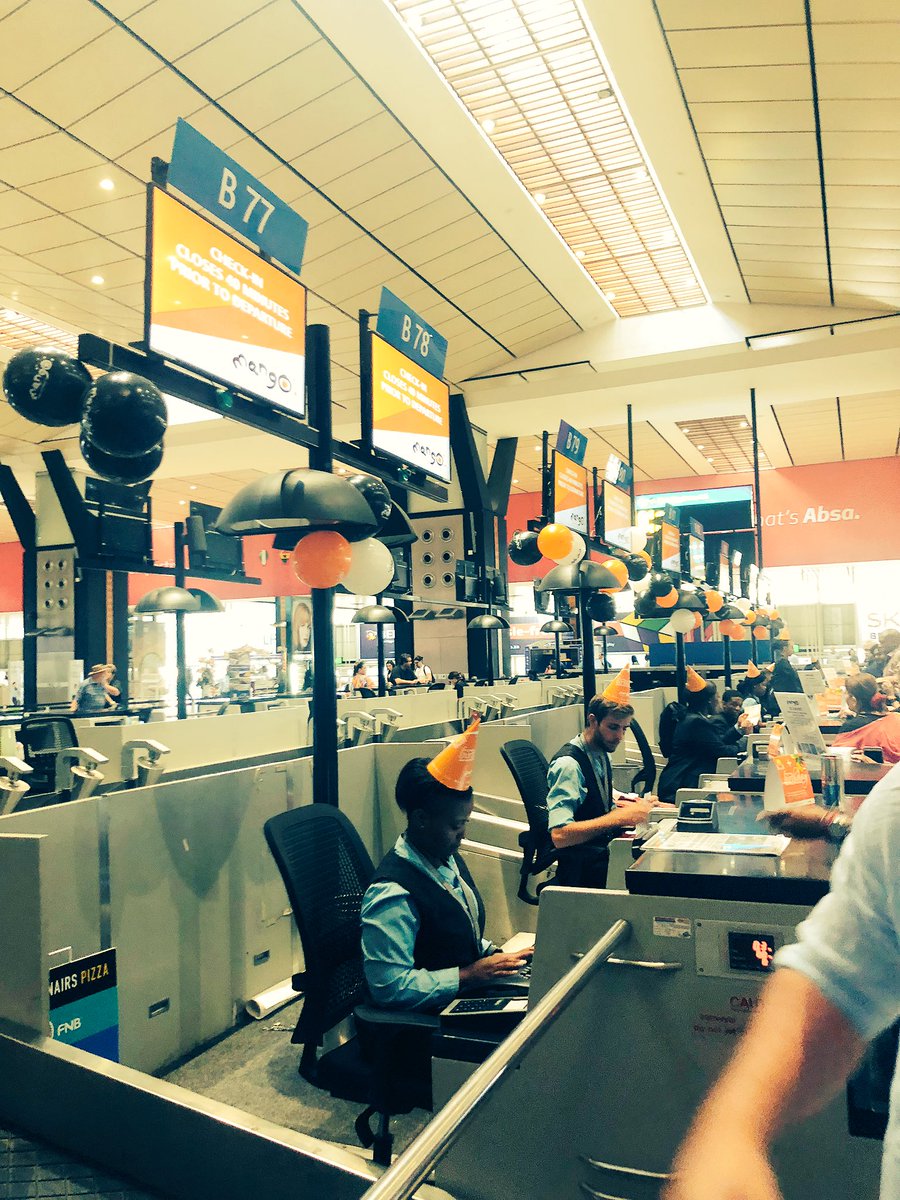RoxyCreamer91's tweet photo. Happy Birthday @FlyMangoSA 🎉🙌Balloons, hats &amp; laughs made us even more excited for our travels🤩👏 https://t.co/EZ7qb5J0Tr
