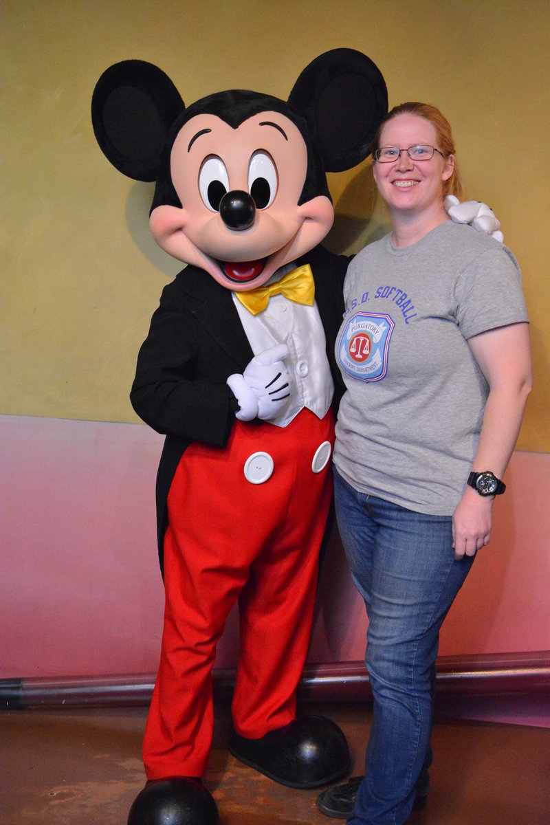 DanielleSpayde's tweet photo. So I went to Disneyland last weekend & was all #E4L in my Purgatory Sheriffs Dept Softball shirt, I figured the best decision was to rep the #EarperLife a day before the PCA's.
Fun times were had... https://t.co/eUp2mHFJmY