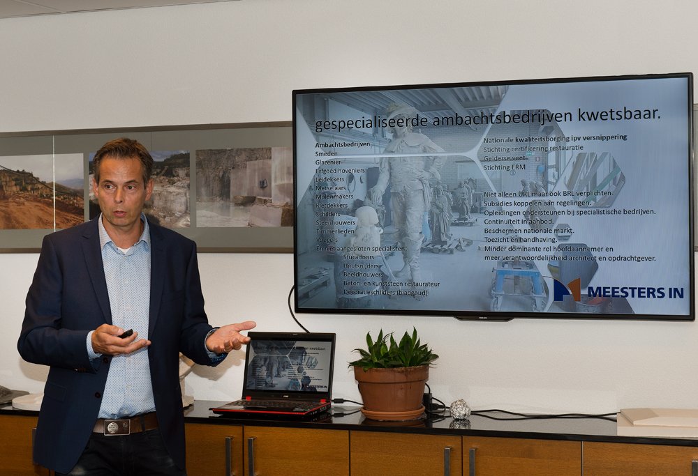 Zeer interessant werkbezoek Gespecialiseerde Aannemersplatform met mevrouw Geluk #CDA  restauaratieproject Aartsbisschoppelijk paleis Utrecht en bij Meesters In in Tienhoven.  #smeden #restauratietimmeren <a href="/StichtingNCE/">Erfgoedopleidingen</a> <a href="/ERM/">Eric Ma</a> #steenhouwen <a href="/OHNLGarantie/">OnderhoudNL Garantie</a> #leidekken #glazeniers