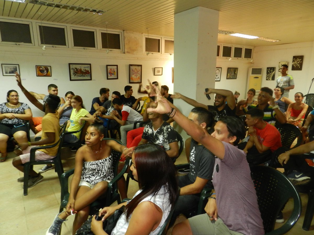 roylan_uci's tweet photo. Estudiantes de Nuestra Facultad comprometidos y entregados en todos los espacios del XII Edición del Fórum de Historia #SomosUCI #Facultad4Presente #SomosContinuidad @Jagove896 @sdlanuez @universidad_uci https://t.co/xwmeL3ppDj