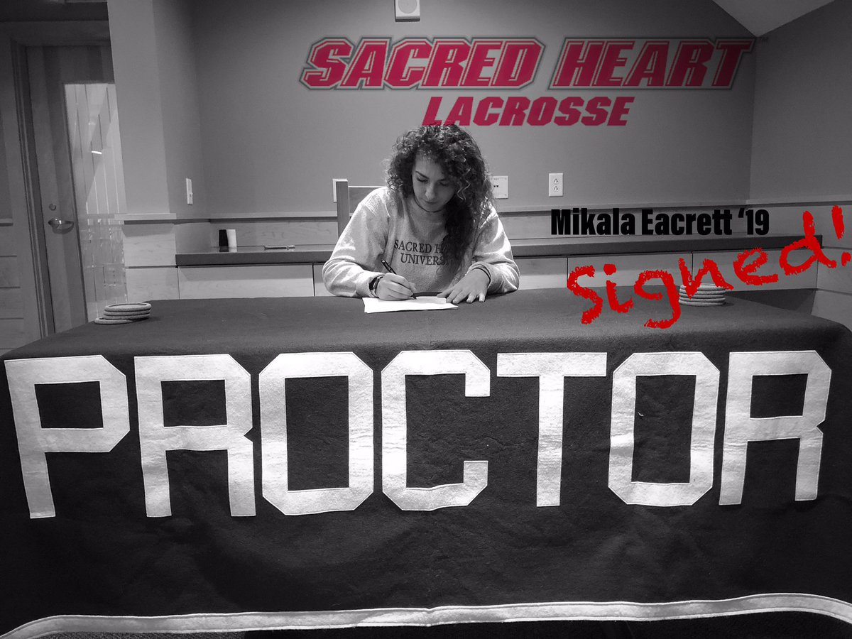 ProctorHoops's tweet photo. It’s official for our Captain @mikalaeacrett ! Here is Londonderry’s sharing the special moment with Mother Kassie Eacrett &amp; younger sister Brooke, after she signed her NLI to play lacrosse at Sacred Heart University! @EagleTrib 🥍⛹🏻‍♀️⚽️ 

#WeAllWeGot https://t.co/BmwRGXm1lQ