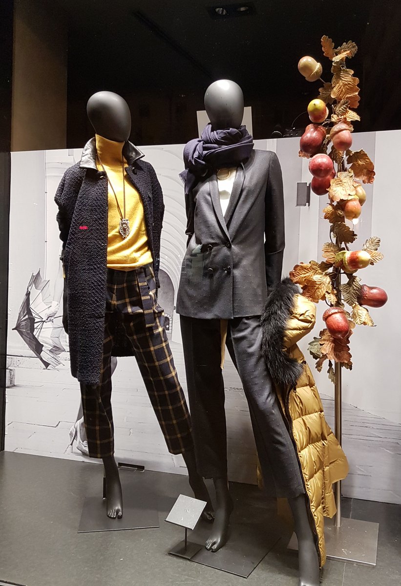 AnadlFuenteModa's tweet photo. Aquí os dejamos los escaparates de noviembre. ¡Esperamos que os gusten!

Todas las fotos: https://t.co/w1KI00btJp 

#Moda #mujer #AnaDeLaFuente https://t.co/lJpefNvMbb