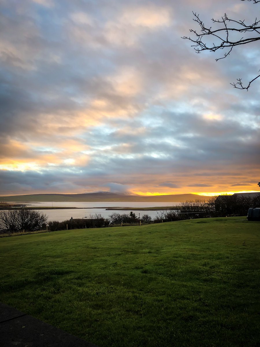OrkneySarah's tweet photo. Good morning Stromness #stromness #orkney #home #loveaview https://t.co/4Escoa1fq2
