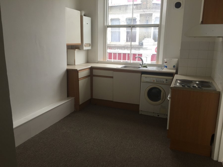 2 bed flat for sale POA
goo.gl/seHYuG