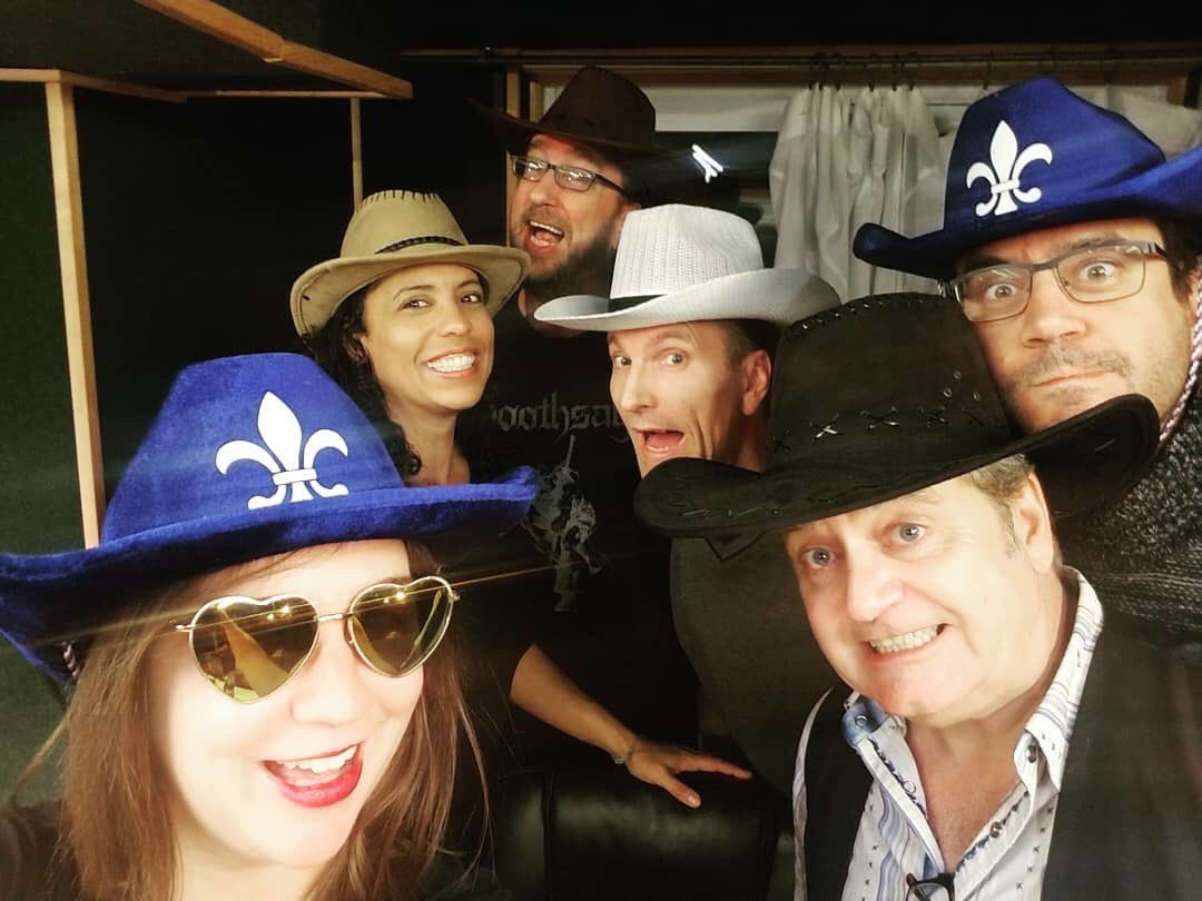 lebiscuitchinoi's tweet photo. 🎙Pour réécouter notre émission du jeudi 8 Novembre dernier. Parfait pour accompagner un roadtrip, une session de ménage, ta session cuisine ou même ton entraînement!
➡️ https://t.co/pd3QWnDmAa
➡️ Application CFNJ FM (Android et Apple)
#radio #vins #queen #dickpics #cfnj #quizz https://t.co/fZaMbyy8lJ