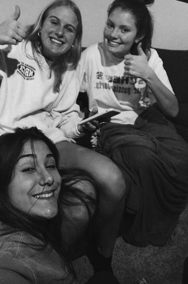 lunaengelsman's tweet photo. Happy Birthday to my forever favorite spanish girl. Im so happy we became such good Friends!!  I would never want to share this expercience with anyone else!!! And u are my first twitter bday post ever! I love you and we gonna celebrate it soon here and back in Europe later!!! 💛 https://t.co/LJjwv1p44Z