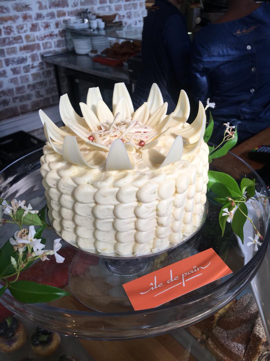 iledepain's tweet photo. Idp king protea cheese cake...Mmm. Could be a Friday special in the near future? @knysnatourism @letstalkwineGR @eatlikealocalCT @ExploreKnysna @TheLoftsKnysna @KnysnaLitFest @EllePhotos @discoverctwc @SA_Foodies https://t.co/8Ql3Opetcm