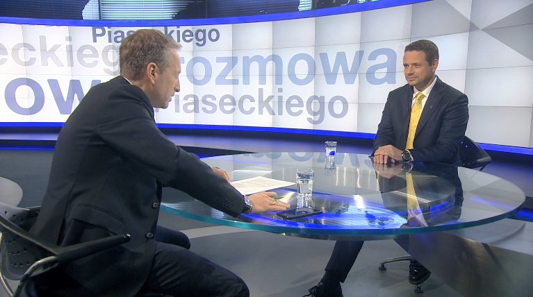 tvn24rozmowa's tweet photo. #RozmowaPiaseckiego DOGRYWKA | @trzaskowski_: Nie uczestniczę w negocjacjach Sejmiku Warszawskiego.
https://t.co/eGfci2r5cY https://t.co/SwTbEQ8C8B