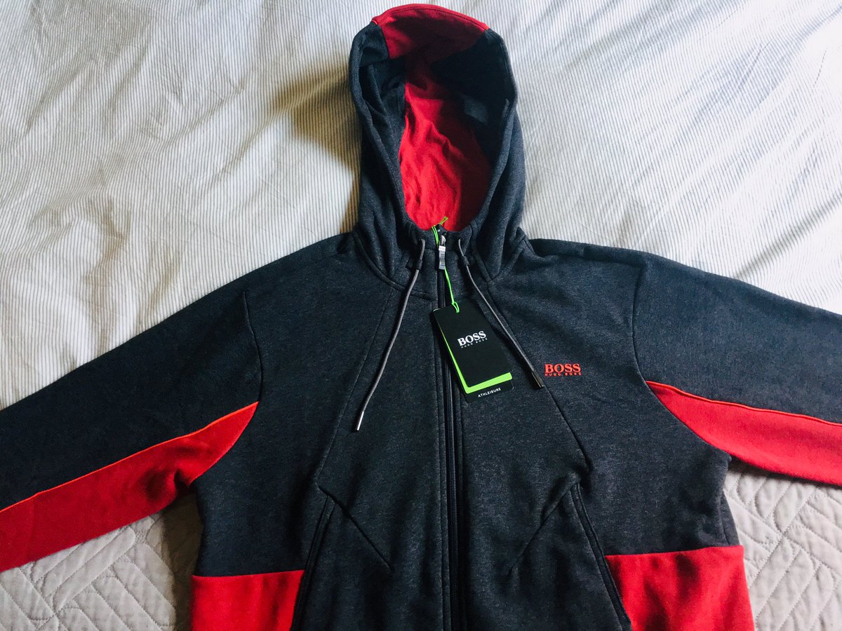 glasgowclothes's tweet photo. Xmas is around the corner &amp; red is definitely a colour for this time of year! This hoody will be the perfect gift for a someone who loves their Boss gear | #discount #mensstyle #hugoboss #glasgow #fashion #glasgowstyle #mensfashion #christmas #xmas #xmasgifts #christmaspresent https://t.co/prym57S5Ea
