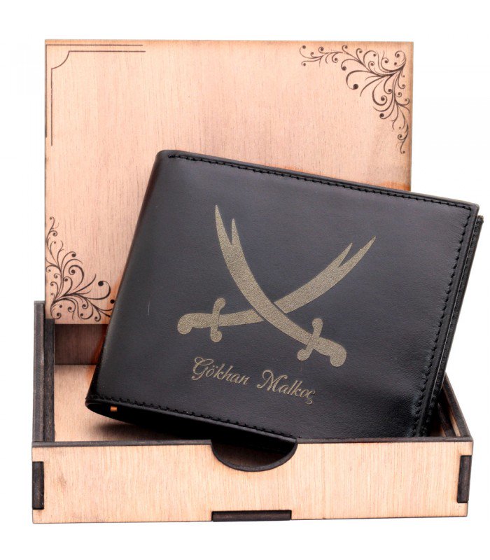 C_C_VINE's tweet photo. What better gift to give someone than something that they'll have on them most of the time. #thoshhbranding #personalisedgifts #personalisedwallet #engraved #engraving #customizedwallet #design #designing #branddesign #brandidentity https://t.co/RDaveS8hp4