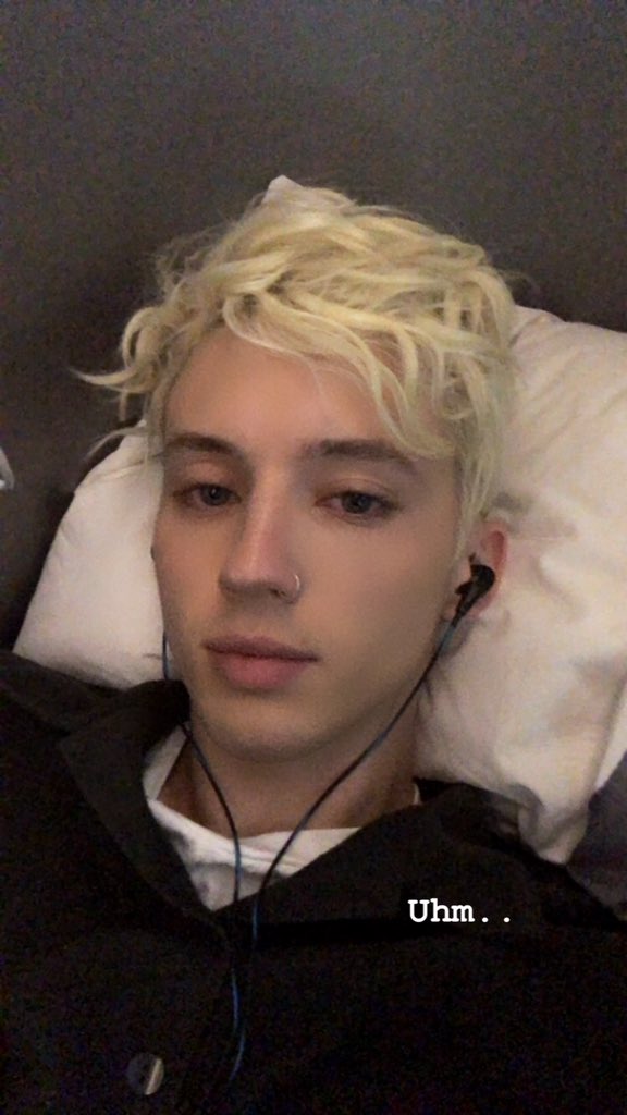 TroyeSiv_PTY's tweet photo. @troyesivan vía twitter♡ https://t.co/OaNYzw0Uls