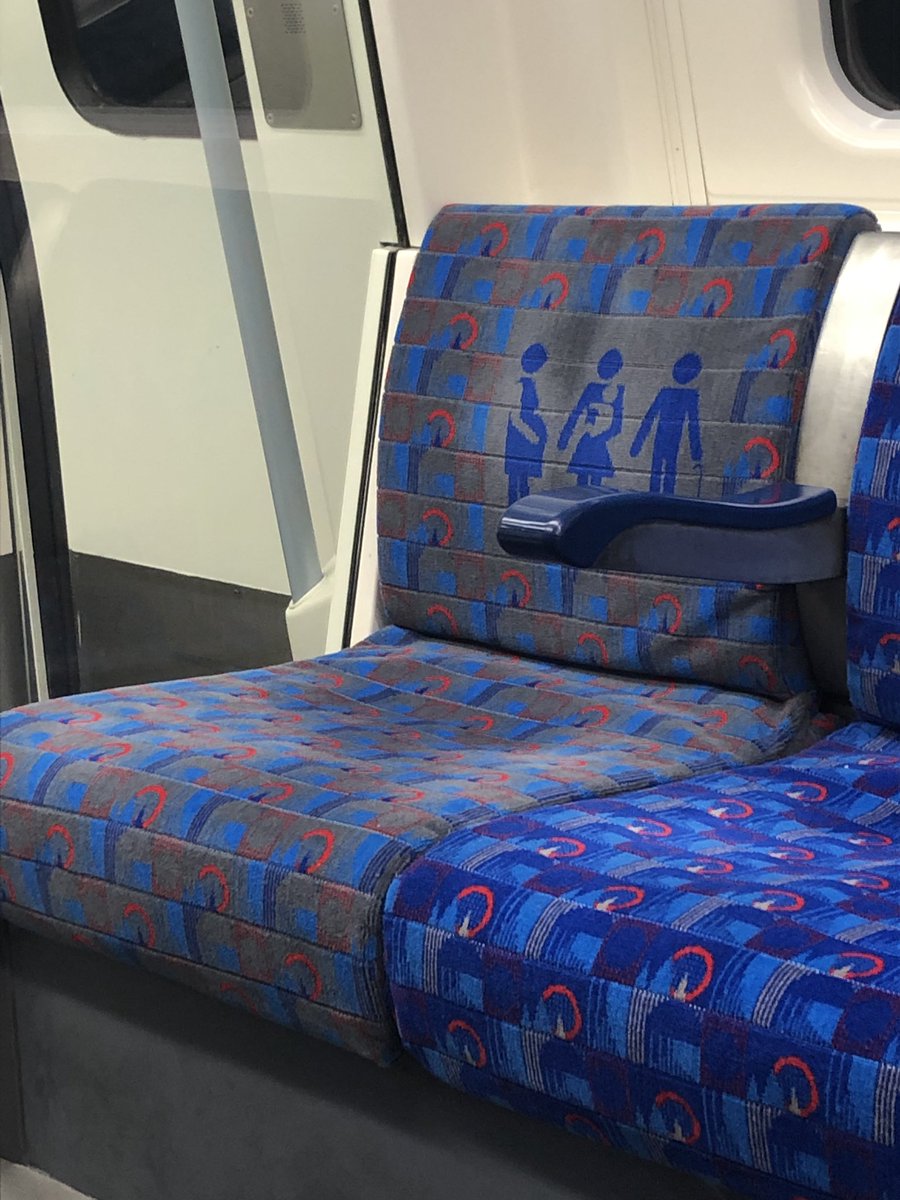 a_mcqn's tweet image. Wow @jubileeline @TfL these must be the cleanest seats I’ve ever sat on during my commute! Deep cleaned or new?! love me a vibrant textile! #cleanseats #londonunderground #londonundergroundfabric