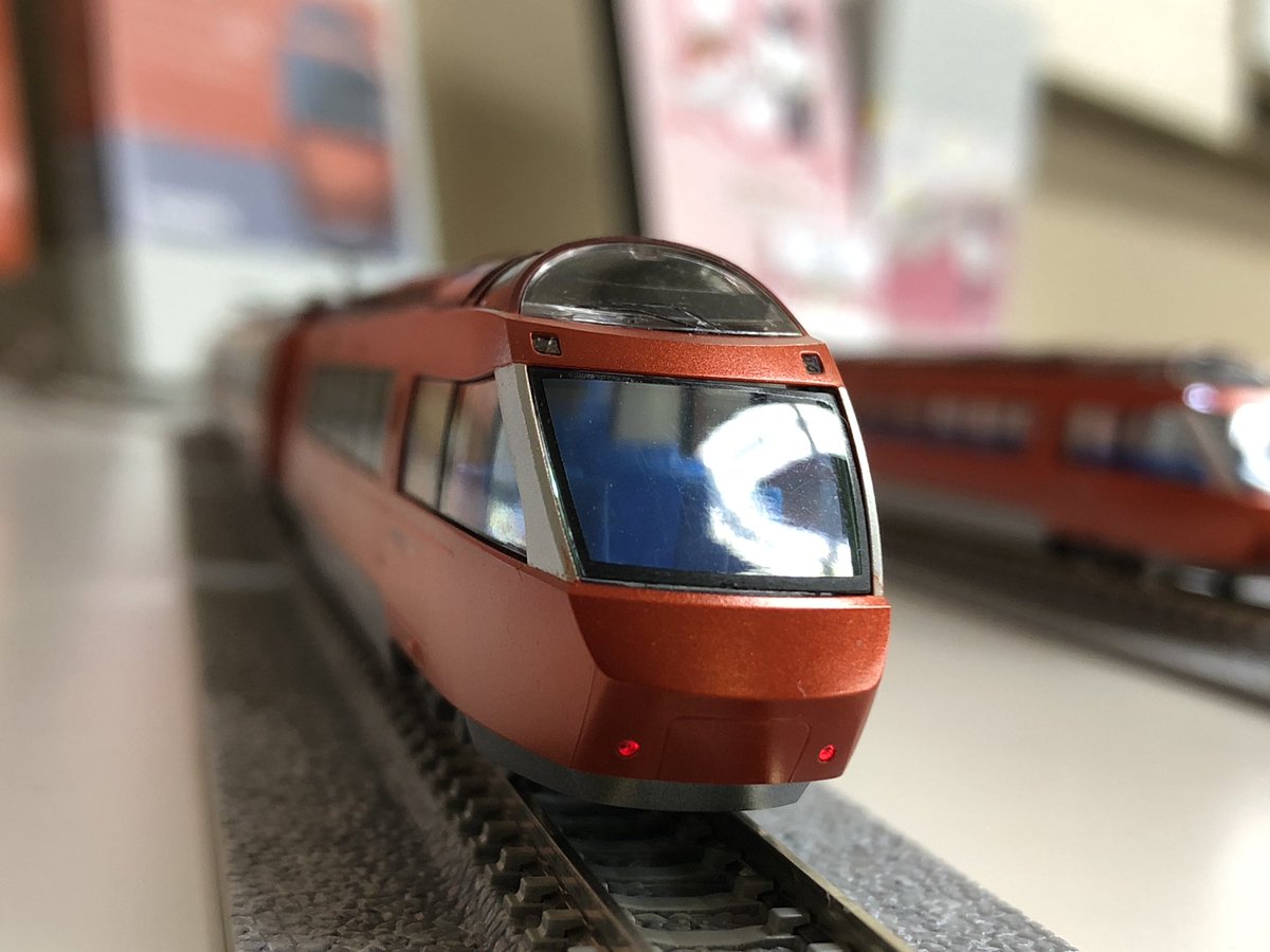 rc_awaza's tweet photo. トミーテック商品説明会レポート19

小田急ロマンスカー70000形GSE 第1編成セット②

特徴的なヘッドライト、テールライトも再現されています。 https://t.co/yYdz5rtgJe