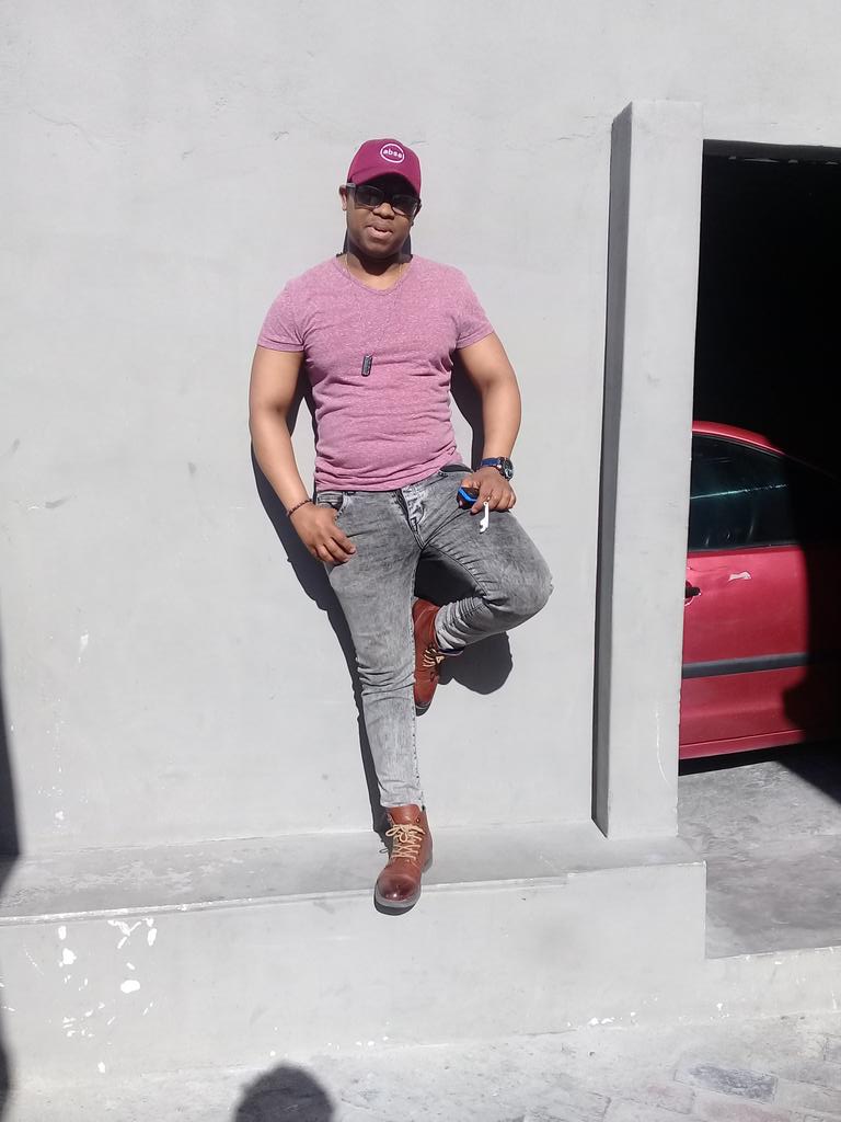 Xoli_Nadi's tweet photo. Greetings people, Nothing much to say but to remind you "Jesus loves you, He is coming again"...
#Xolisa ...#UYeza https://t.co/XaPBX8n9z8
