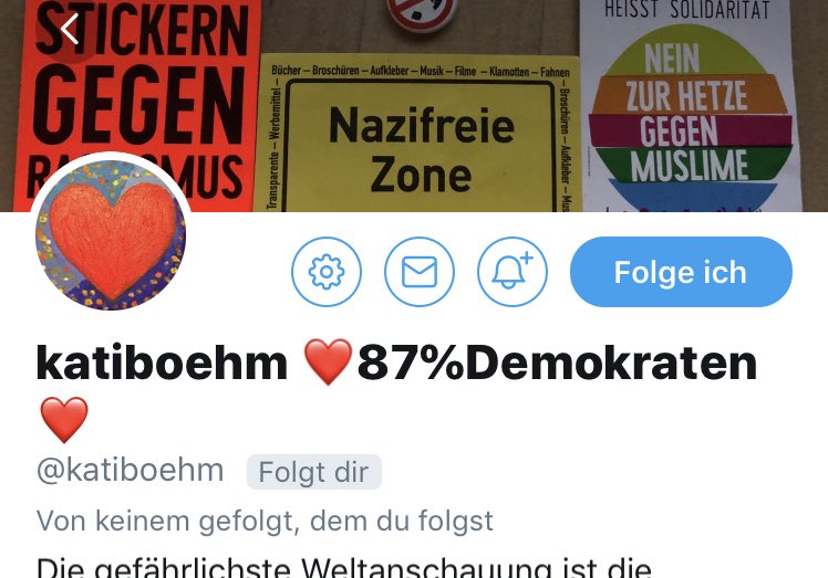_videment's tweet photo. @katiboehm @flauschangif Nach aktualisieren wieder entfolgt... Wer die Nummer vom Tech-Support rausfindet, kriegt 1 riesen 💋😘🧡 https://t.co/utDReFbOht