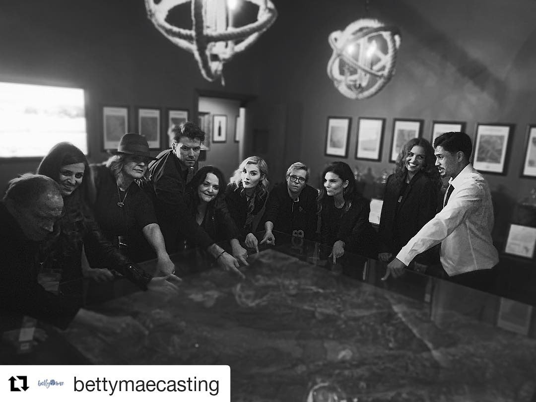 spareroommovie's tweet photo. How to make a movie in ten days...WE STRATEGIZE!! 🎬 #Repost #NapaFilmFestival #JenicaBergere #LauraGreenmanHeine #JamesPortolese #MaryVernieu #AlanCaudillo #BettyMaeCasting #nfmla #newfilmmakersla #nvff #SpareRoom https://t.co/iTnqv7Crlk