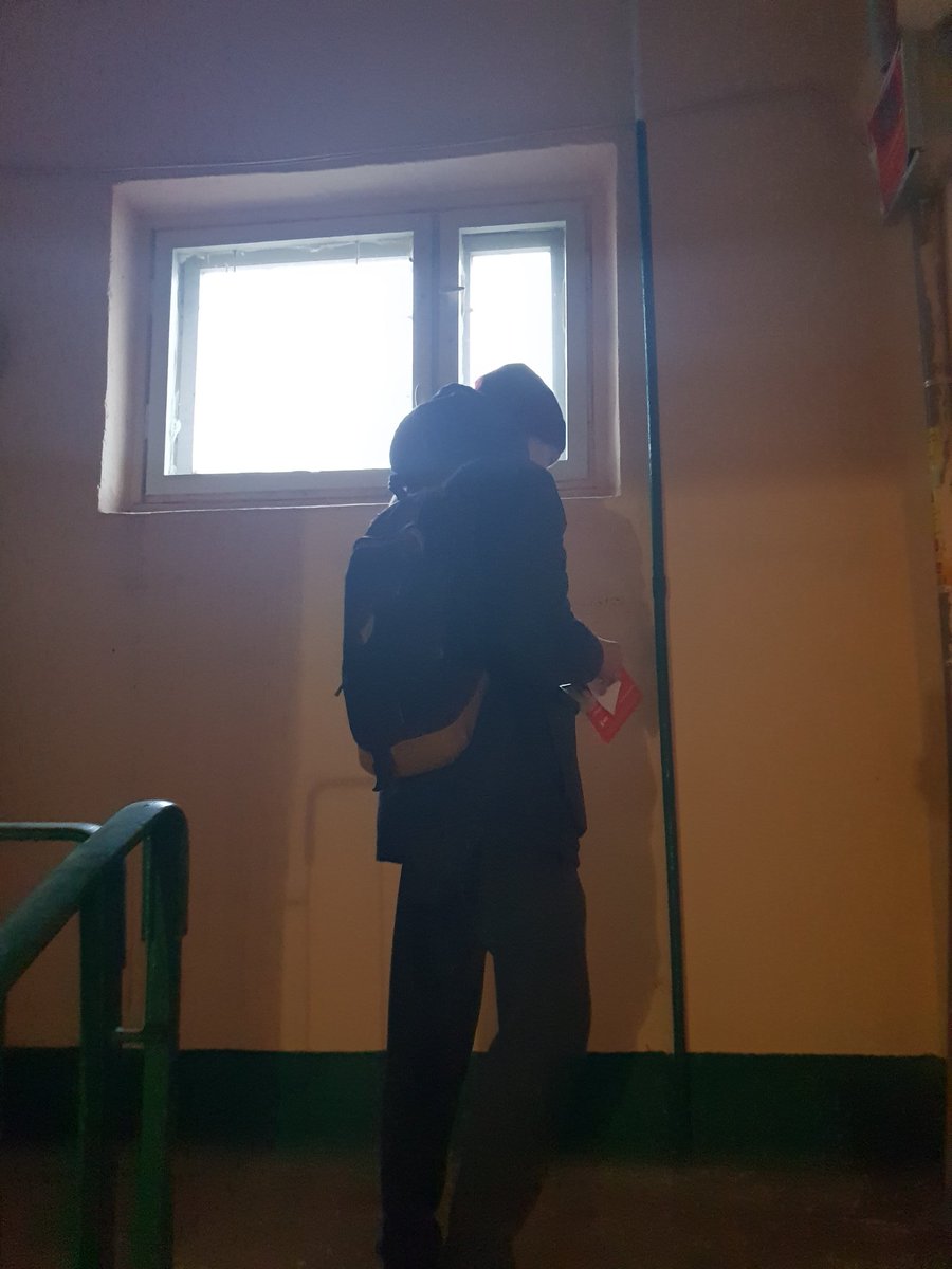ShaDmitry's tweet photo. @TU_Proletarsky @Tularegion71 @Avilov_E Я такого у себя дома отловил. А что с ним можно сделать??? Как действовать против расклейщиков? https://t.co/hZP4cHvH6v