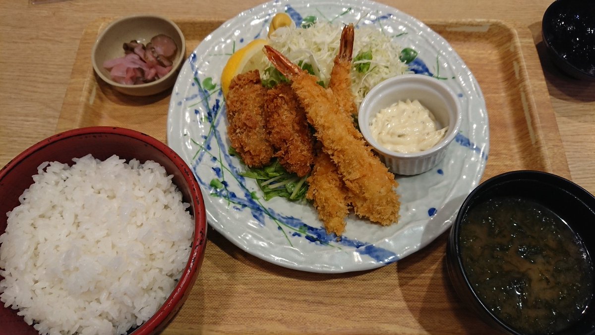 タカマサ 似顔絵 V Twitter 先日の お台場 アクアシティ 築地屋源ちゃん カキフライ エビフライ定食 ご飯とお味噌汁おかわり無料 牡蠣はジューシー エビはプリっとしてて美味しい タルタル レモン 備え付けのソース 塩等色んな味で楽しめる 牡蠣だけの定食 タカマサ 似顔絵 V Twitter 先日の お台場 アクアシティ 築地屋源ちゃん カキフライ エビフライ定食 ご飯とお味噌汁おかわり無料 牡蠣はジューシー エビはプリっとしてて美味しい タルタル レモン 備え付けのソース 塩等色んな味で楽しめる 牡蠣だけの定食