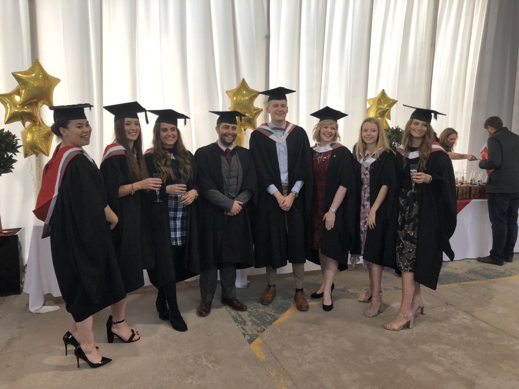 Laura_gold1's tweet photo. Happy graduation day to us👩🏻‍🎓 @StaffsUniParas @JDNotTurk https://t.co/8rapYkVoqB