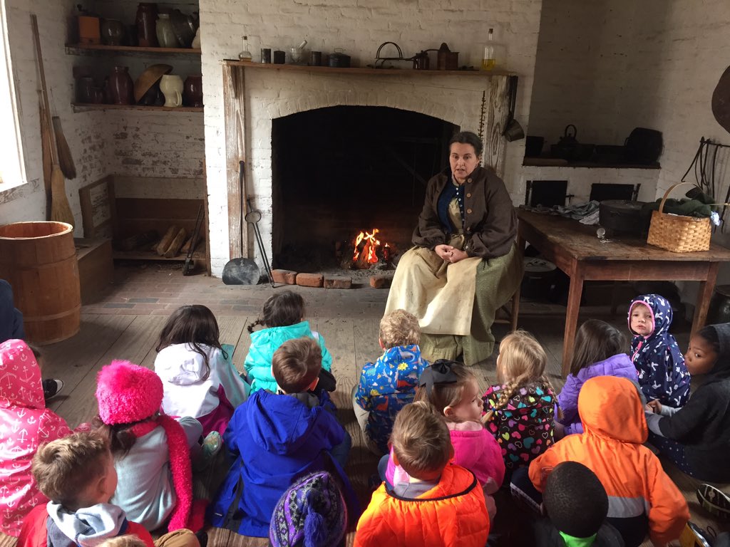 MasonOPES's tweet photo. Brattonsville kindergarten field trip!  Compare and contrast, today and yesterday #OPES_STEAM #opeseaglepride https://t.co/t5fpr2NjIu