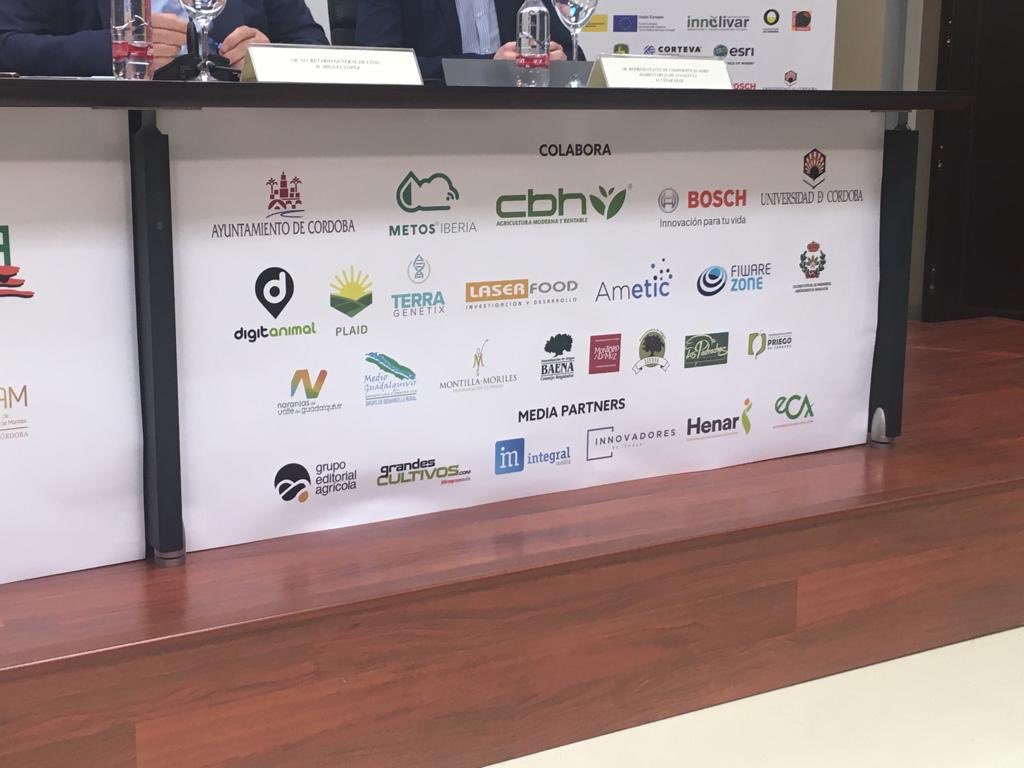 ETSIAMCordoba's tweet photo. 🗣Más de 1️⃣5️⃣0️⃣0️⃣ profesionales analizarán la transformación digital en el campo 🤖🛸🛰 #DATAGRI2018 
La cita se celebrará el 26 y 27 de noviembre en el @PCongresosCord y el Campus de Rabanales https://t.co/KDvJOVVkgk vía @eldiacordoba #Córdobaesp #ETSIAM50 https://t.co/oBsMqwSbRa