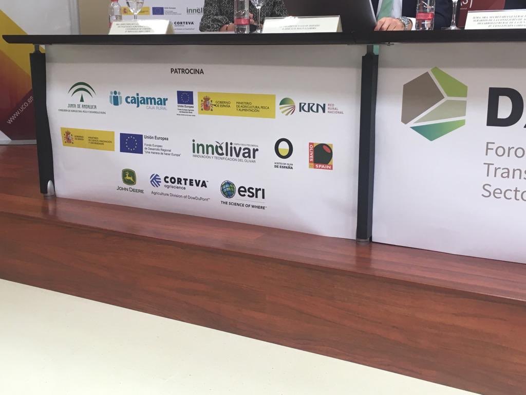 ETSIAMCordoba's tweet photo. 🗣Más de 1️⃣5️⃣0️⃣0️⃣ profesionales analizarán la transformación digital en el campo 🤖🛸🛰 #DATAGRI2018 
La cita se celebrará el 26 y 27 de noviembre en el @PCongresosCord y el Campus de Rabanales https://t.co/KDvJOVVkgk vía @eldiacordoba #Córdobaesp #ETSIAM50 https://t.co/oBsMqwSbRa