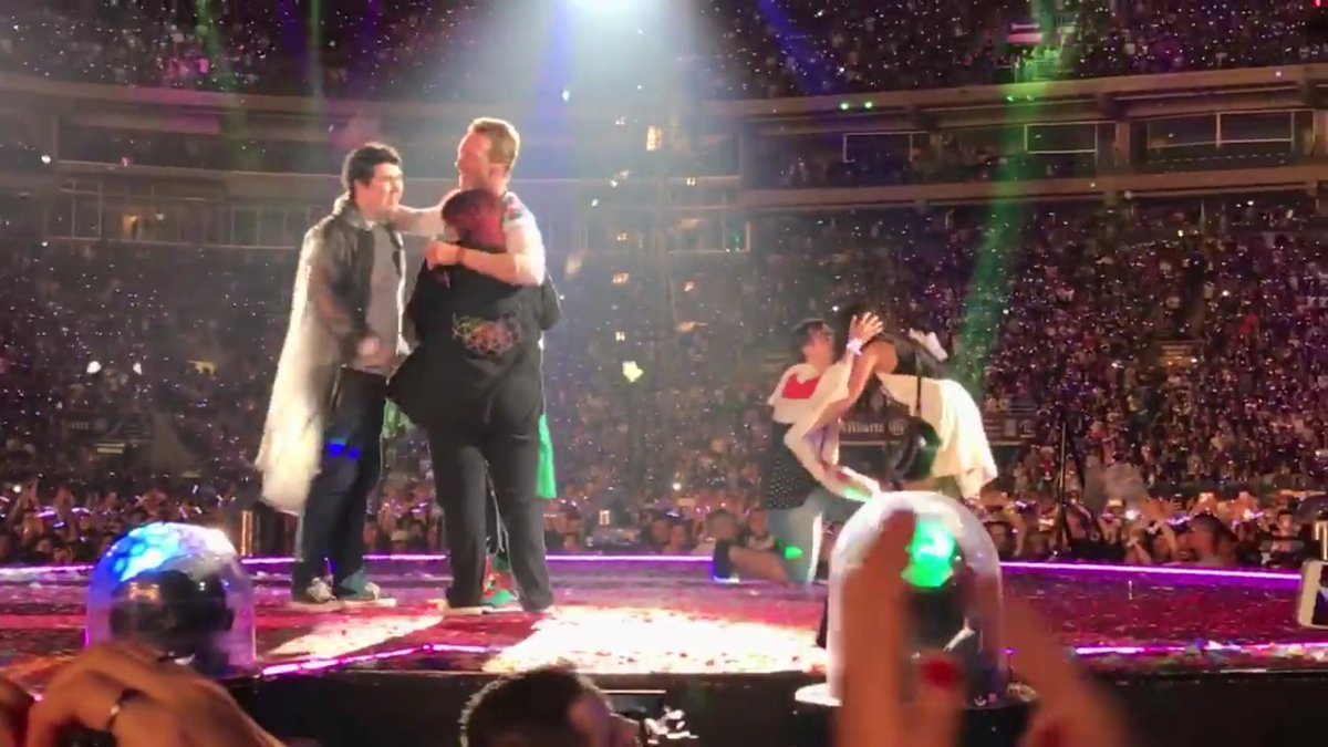 friojogo's tweet photo. Thank you very much @coldplay for making my dreams come true and thanks @MatWhitecross for making me remember every moment of this journey of my favorite band ♥️ https://t.co/lcu6wO33fx
