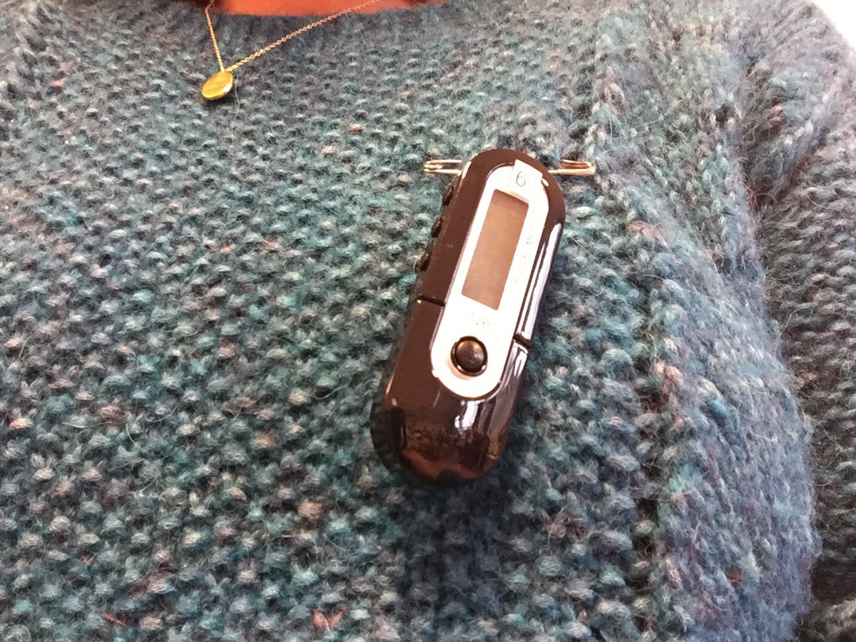 BerntsenMonica's tweet photo. I dag er alt jeg har sagt og gjort blitt dokumentert på film og lydopptak. Bra vi hadde musikk i dag da. Kanskje jeg endelig blir oppdaget😂 #digglaring #1trinnknappskog #digihand @HiVolda @Lesesenteret https://t.co/QHyUs8H5uh
