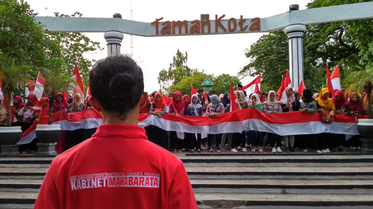 selmy1295's tweet photo. #JanganSuriahkanIndonesia
#tetappancasila_cintaindonesia
#merahputihbenderaku https://t.co/MDANlfJ1As