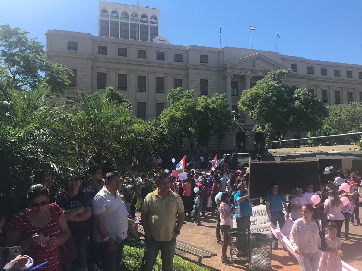 MxlaVidaoficial's tweet photo. #Paraguay 🇵🇾 
#Ahora en #Asuncion
MARCHA CONTINENTAL 
defendiendo los #Derechos de los #padres a Educar en:
✅ Libertad
✔️ Respeto x el Ideario Institucional
✅#EsiSinIdeologiaDeGénero
#ConMisHijosNoTeMetas 
#Noalaideologiadegenero 
#GéneroNuncaMás https://t.co/qVgW0oOUkb