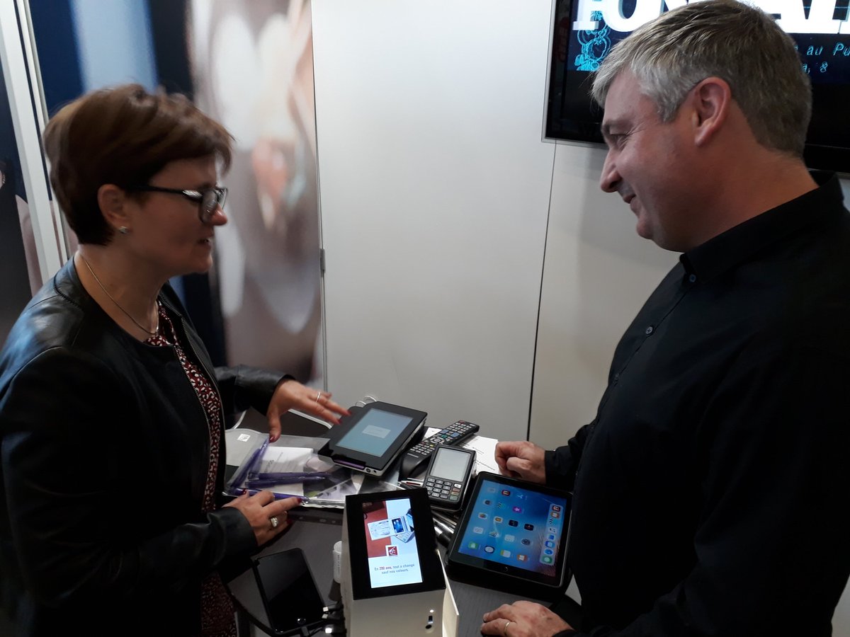 ACasati7's tweet photo. 3n mode forum @ #OsezLeNumerique ! Top solutions de @natixis pour les commerçants ! https://t.co/3Q7SYfmubh