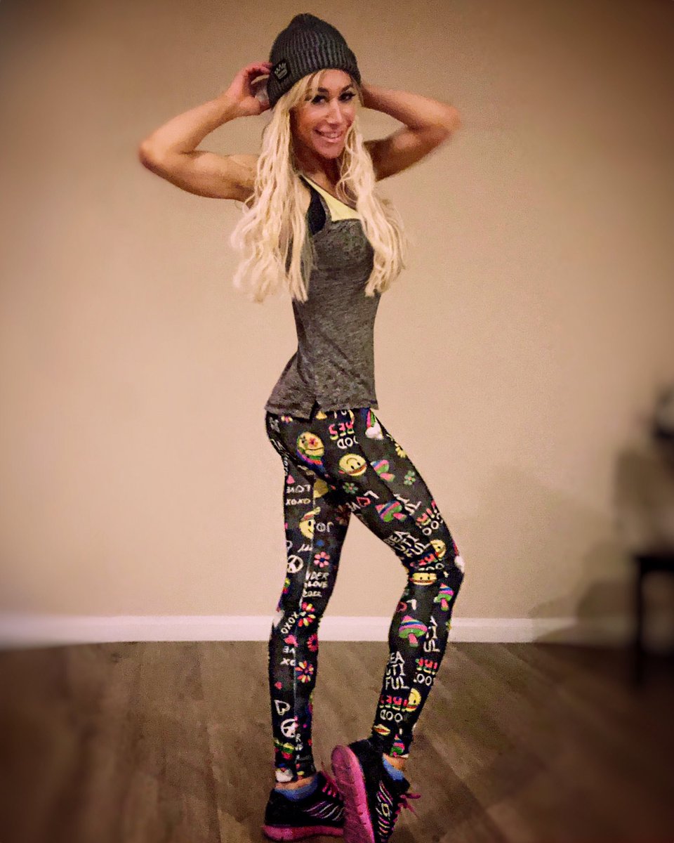 LydiaAnsel's tweet photo. Told I should dress more โnormalโ when offstage... not sure what that means though?! ๐คทโโ๏ธ๐ #ilikecolors #fitfam #gymwear #funyogapants #pinkkicks #healthyfun #offstage ๐ https://t.co/so5f9SU7hq