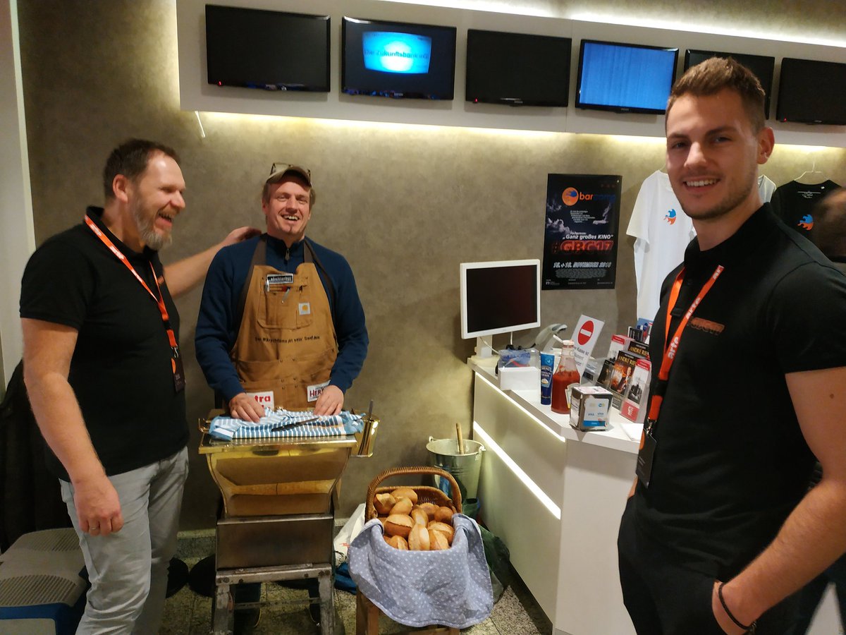 Zahl des Tages: der Wärschdlamo gab 130 Paar Wiener, Knacker aus! #GBC17 alle satt!