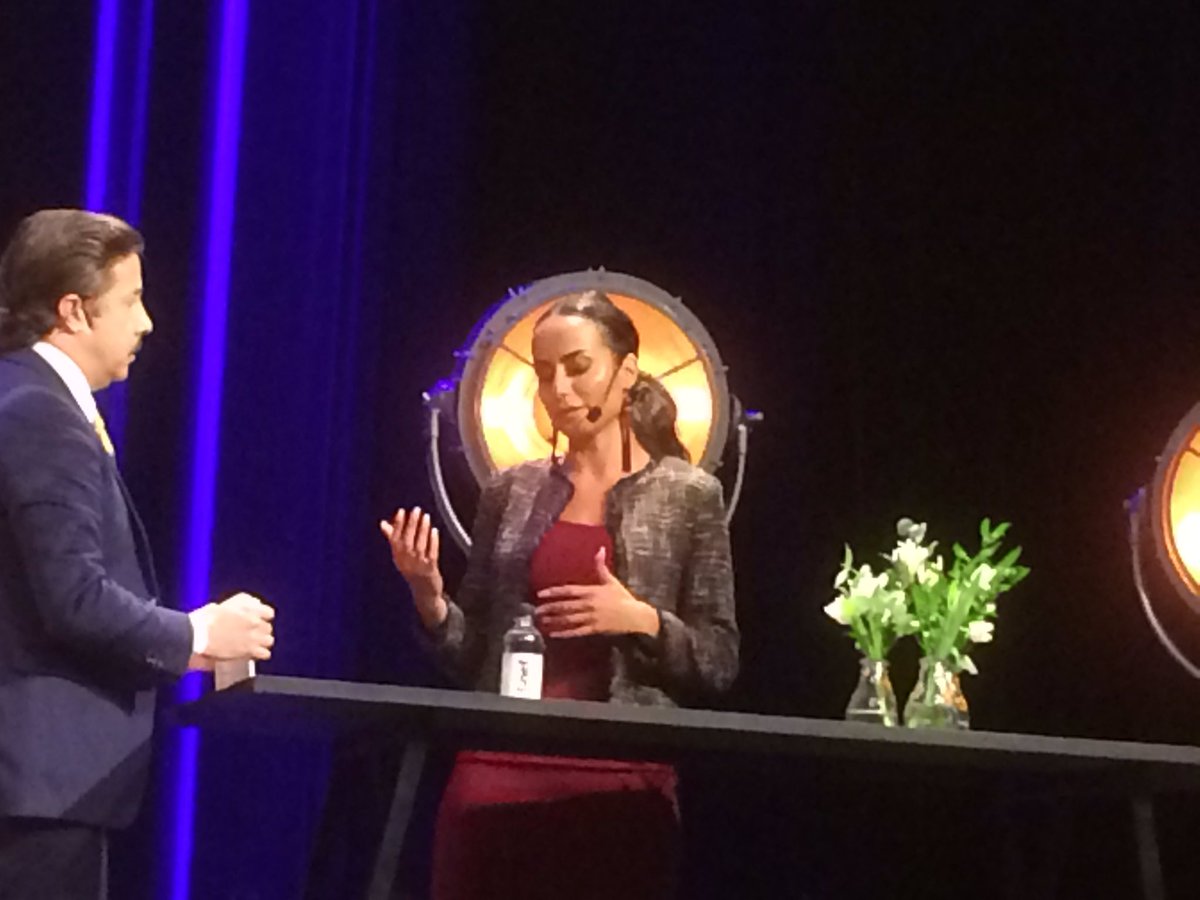 ACBretan's tweet photo. ”chefen måste vara en möjliggörare och stå i dialog med sina medarbetare varje dag” Grymt ärlig och inspirerande Ishtar Touailat på #Chefdagen https://t.co/9y4C3ETyn3