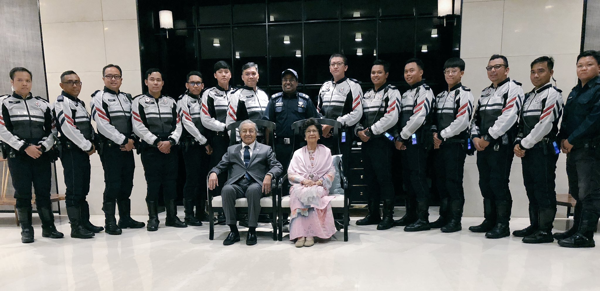Dr Mahathir Mohamad On Twitter Saya Ingin Merakamkan Ucapan Terima Kasih Kepada Singapore Police Force Kerana Sentiasa Memastikan Keselamatan Kami Serta Delegasi Malaysia Sepanjang Berada Di Sini Terima Kasih Jumpa Lagi