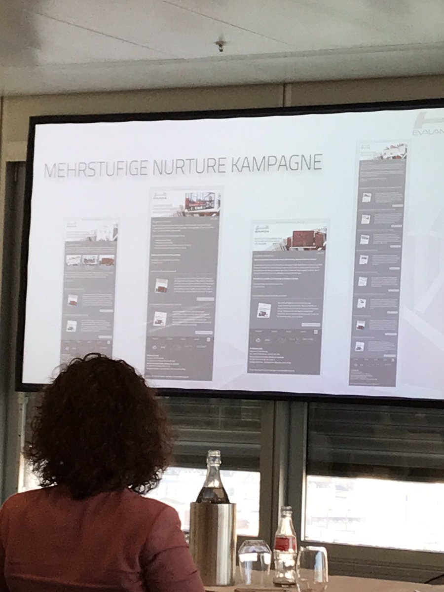 smunko's tweet photo. Michael Peuker zeigt für @EVALANCHE die Möglichkeiten, individualisierten Content anzubieten  - ein wichtiges Thema, das heute auch schon @EnBW im Praxisbeispiel zeigte #martech18 https://t.co/03cw1kRP0Z